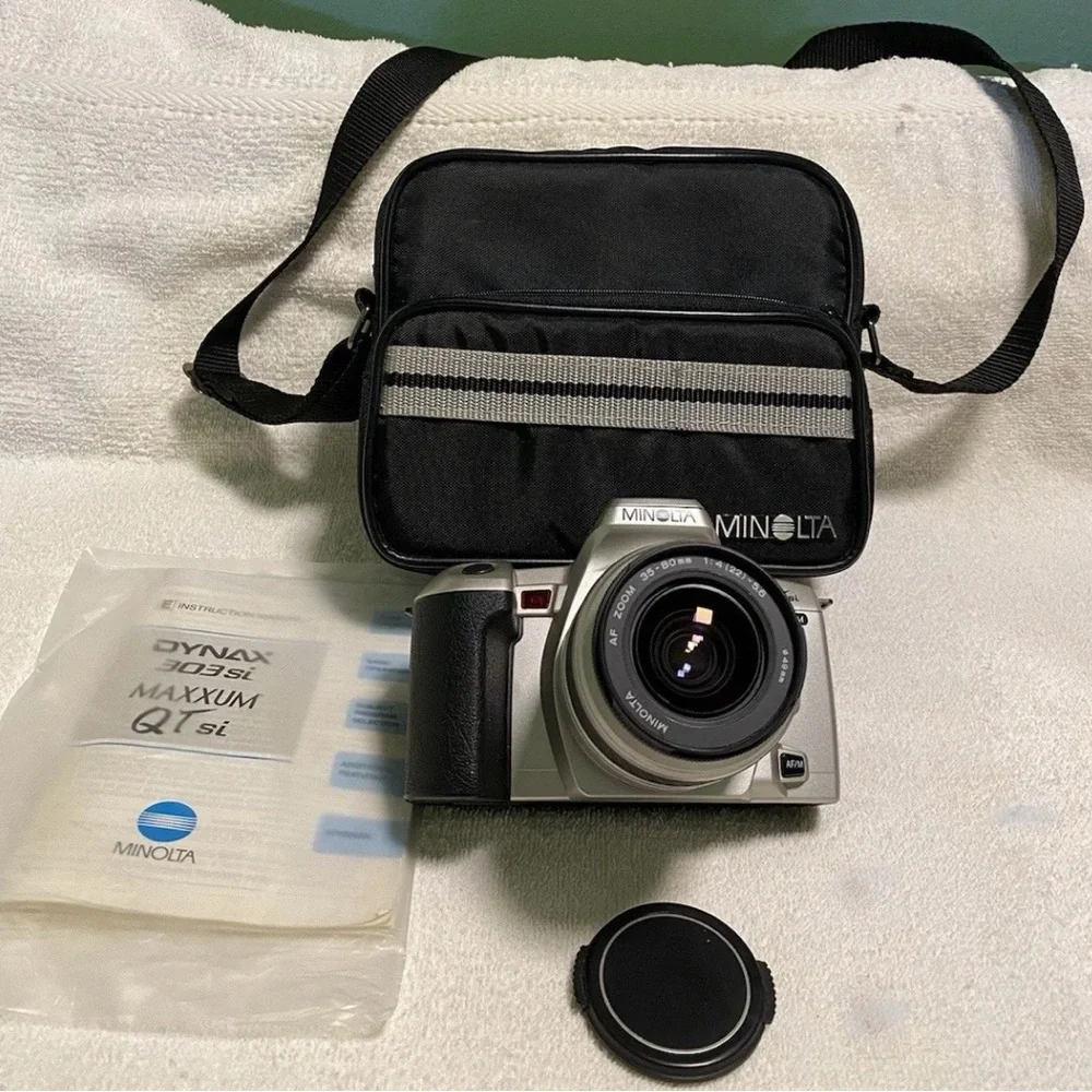 Minolta Maxxum QTsi 35mm SLR Film Camera AF 35-80mm Lens II w Case Works Like Nw